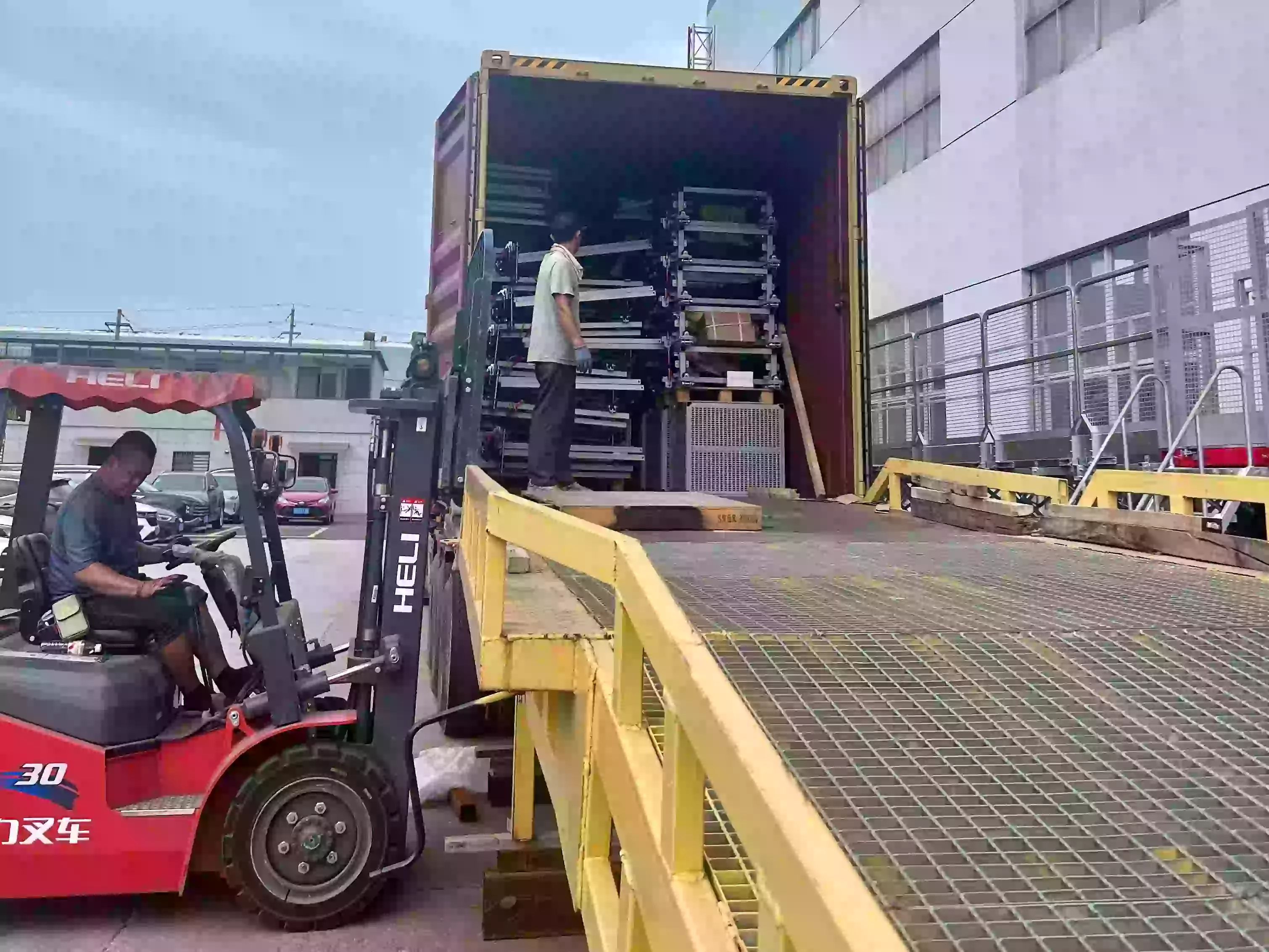 Ordering A Suspended Platform Or Building Hoist From China: What To Expect